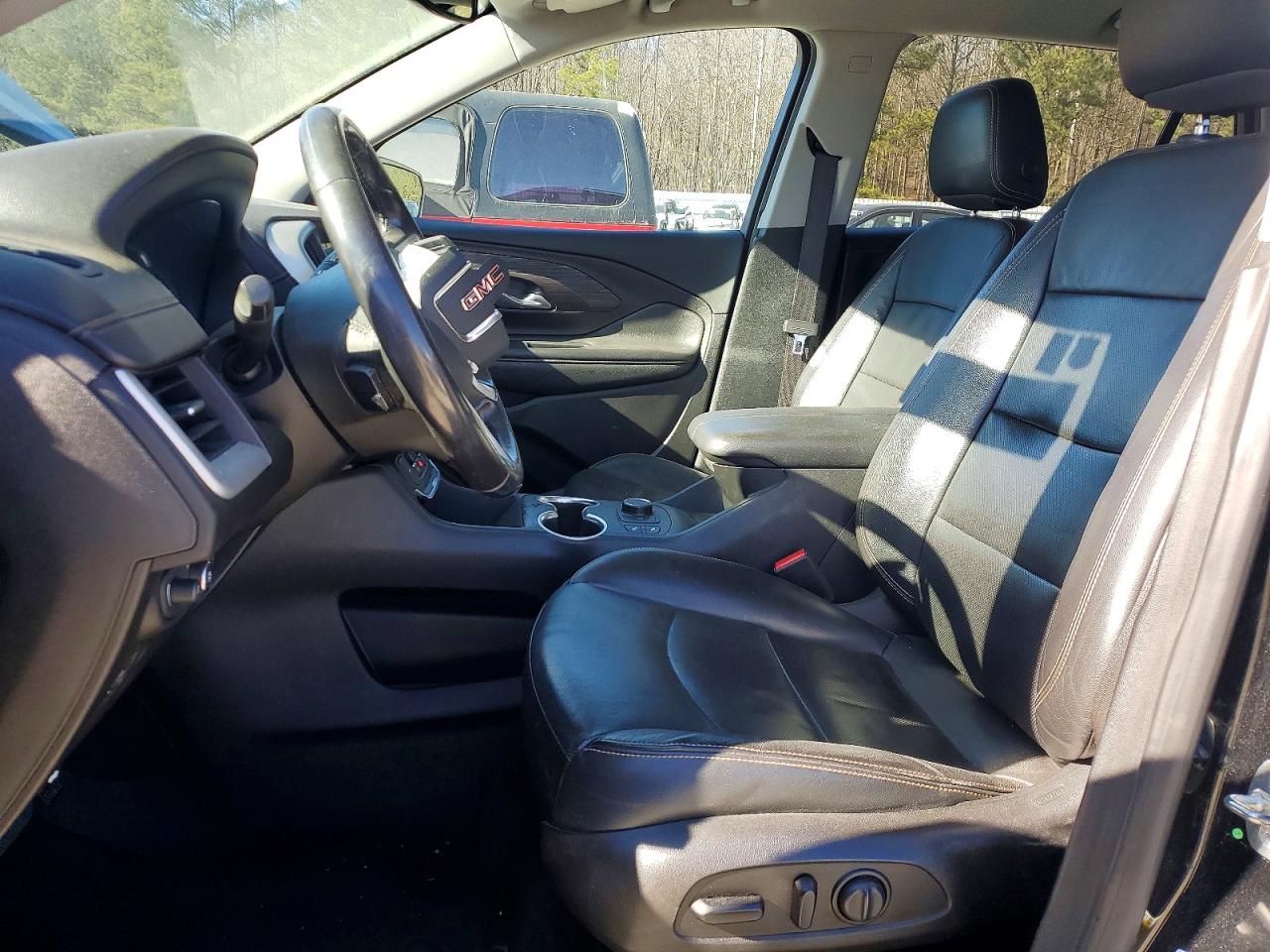 2019 GMC TERRAIN SLT photo 7