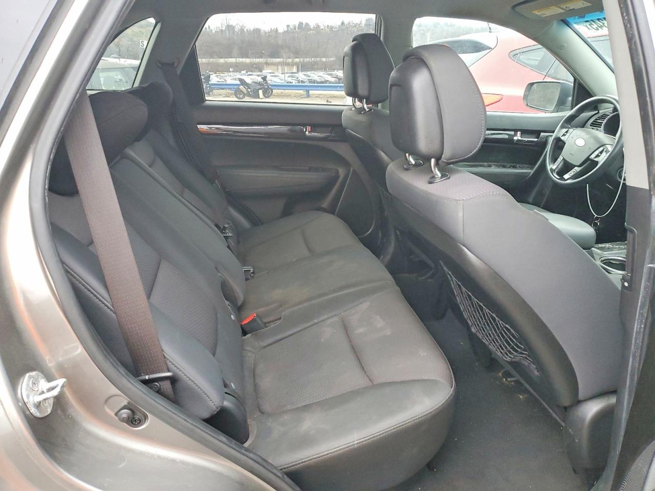 2011 KIA SORENTO BASE photo 11