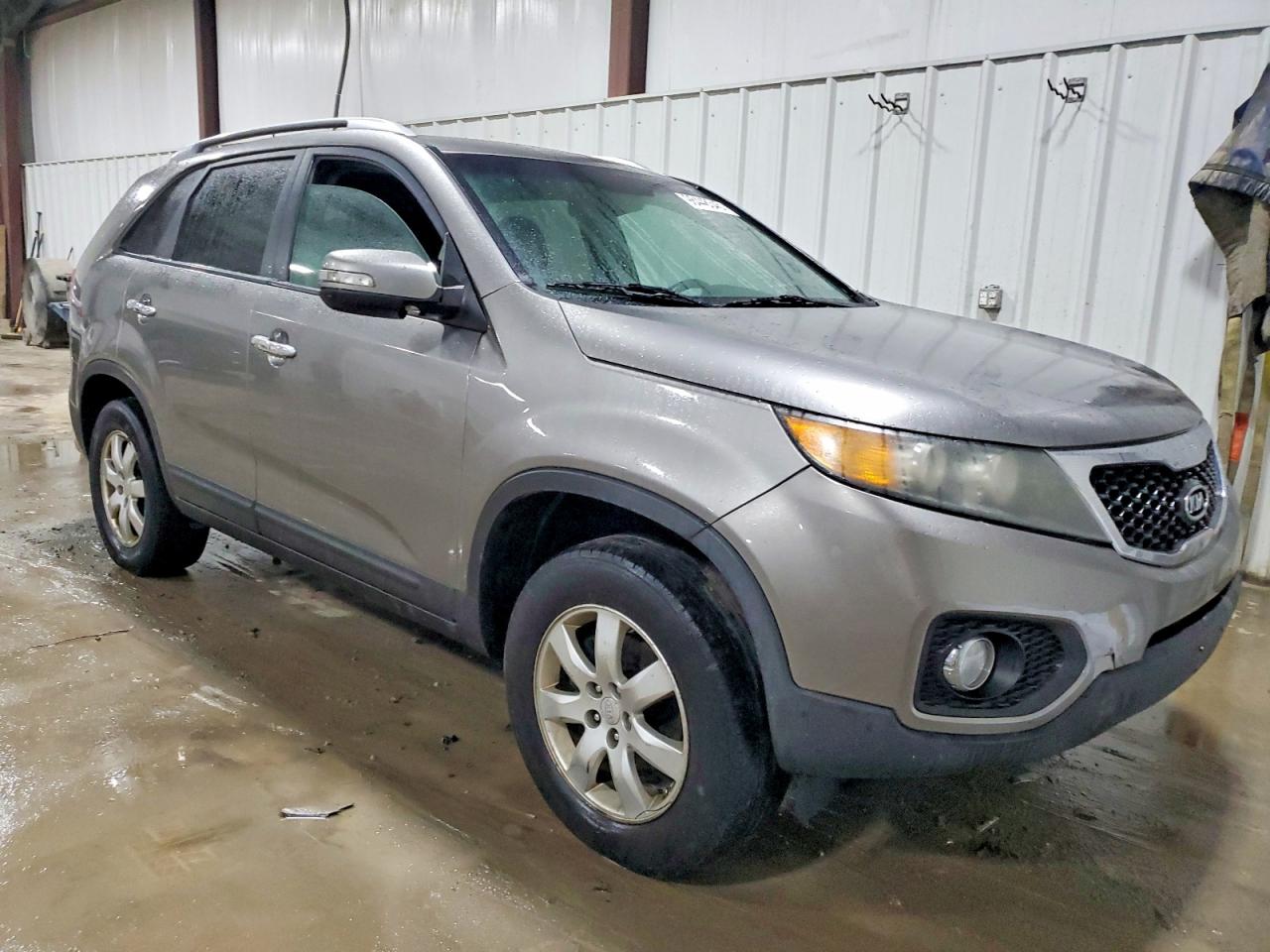 2011 KIA SORENTO BASE photo 4