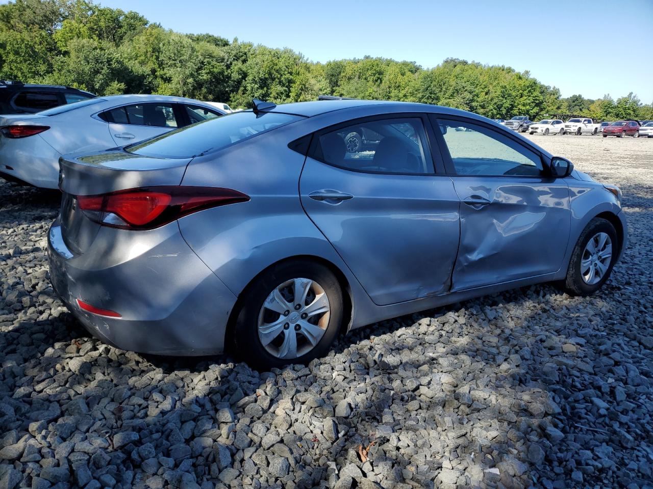 2016 HYUNDAI ELANTRA SE photo 5
