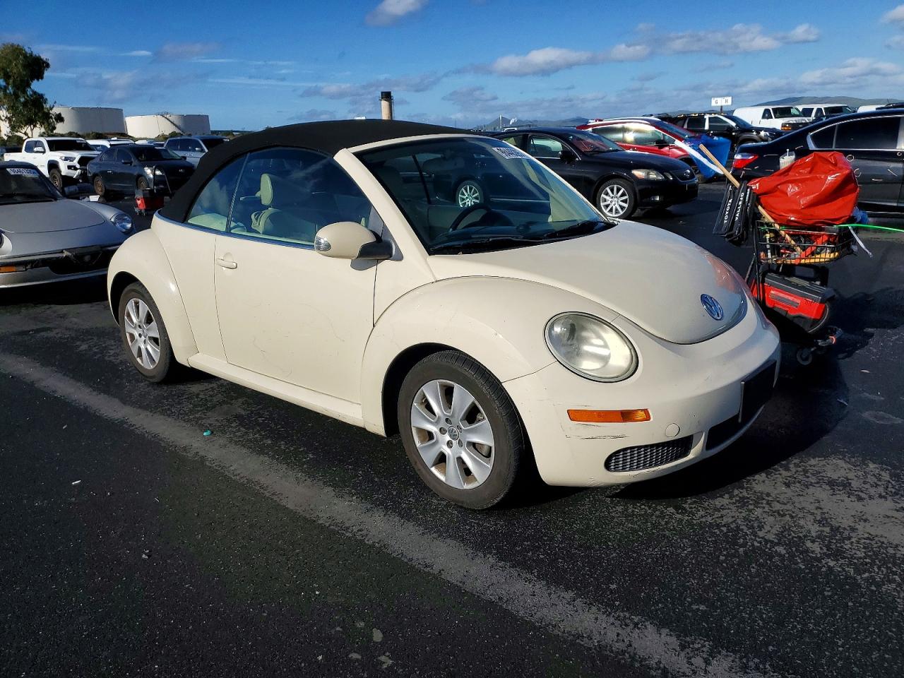 2010 VOLKSWAGEN NEW BEETLE photo 7