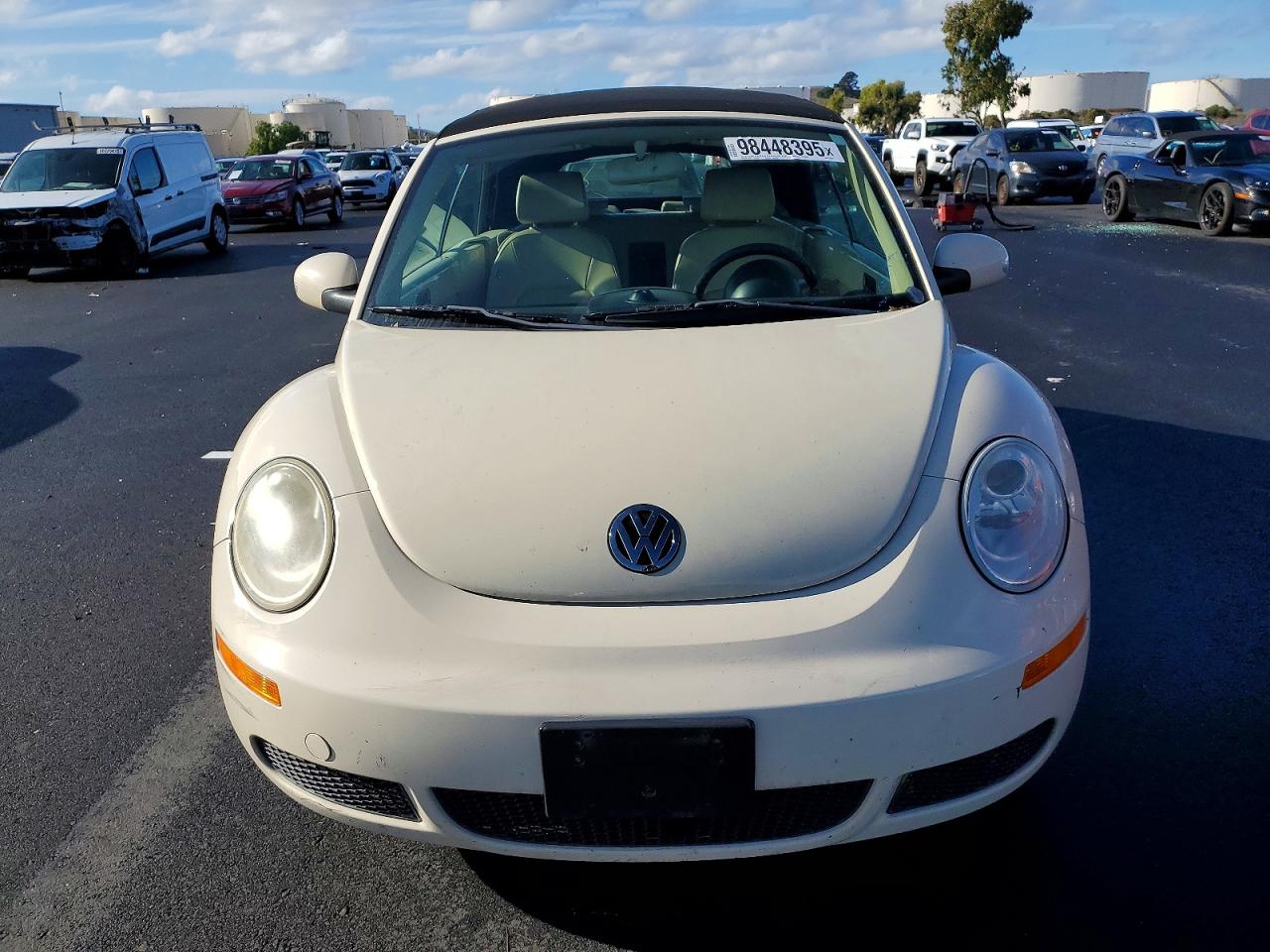 2010 VOLKSWAGEN NEW BEETLE photo 9