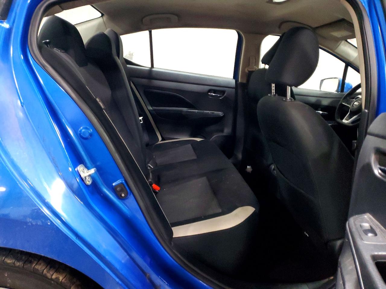 2021 NISSAN VERSA SV photo 28