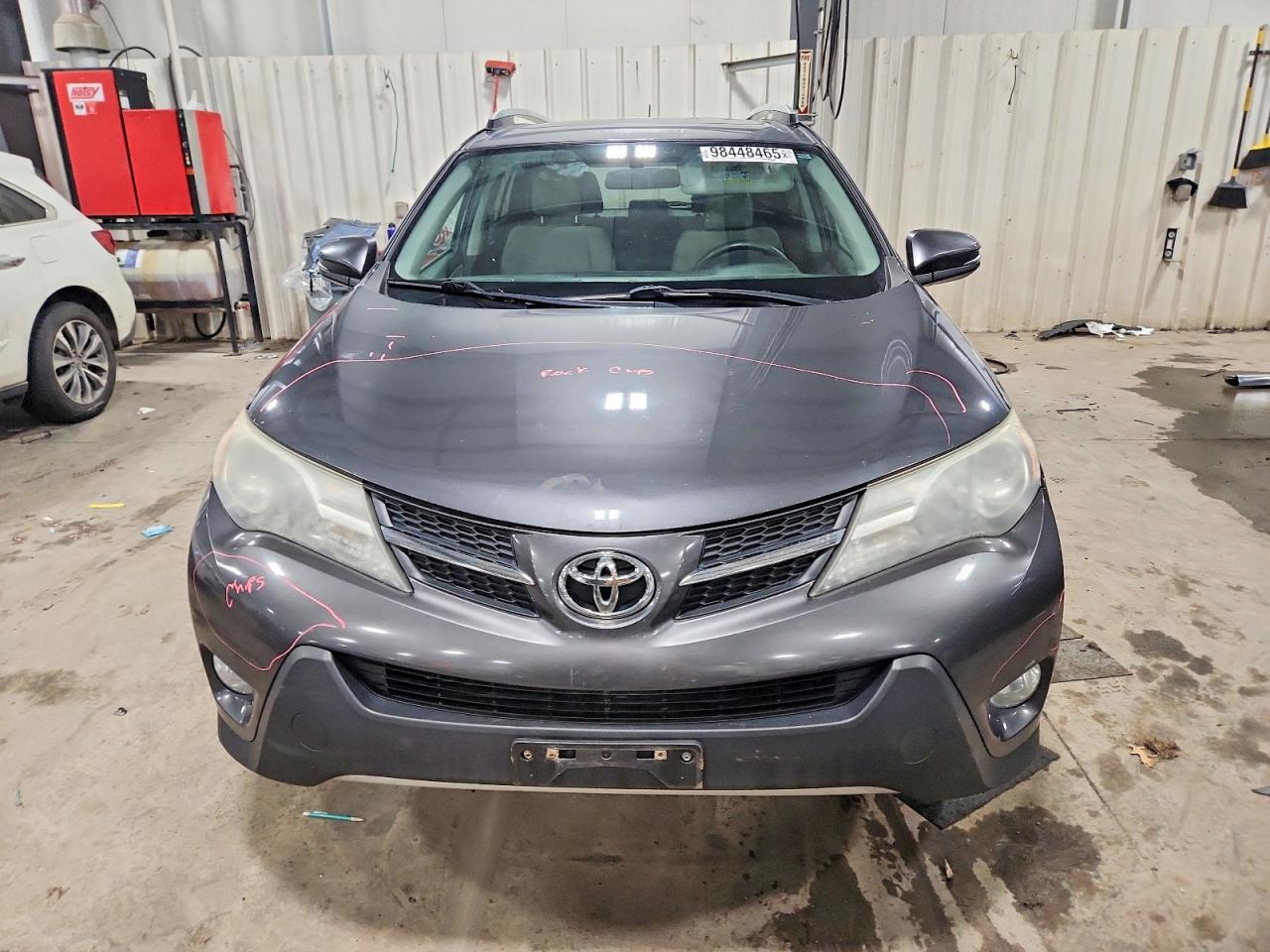 2015 TOYOTA RAV4 XLE photo 5