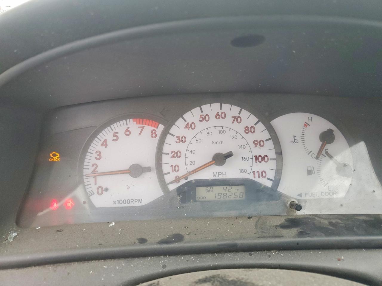2004 TOYOTA COROLLA CE photo 9
