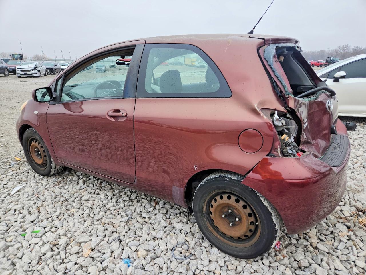 2009 TOYOTA YARIS photo 2