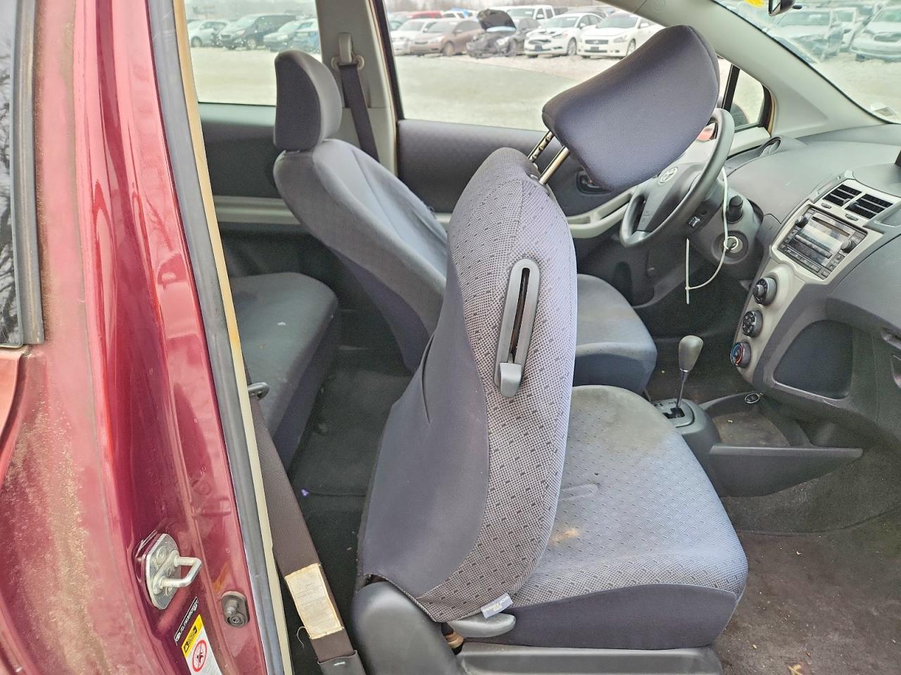 2009 TOYOTA YARIS photo 10