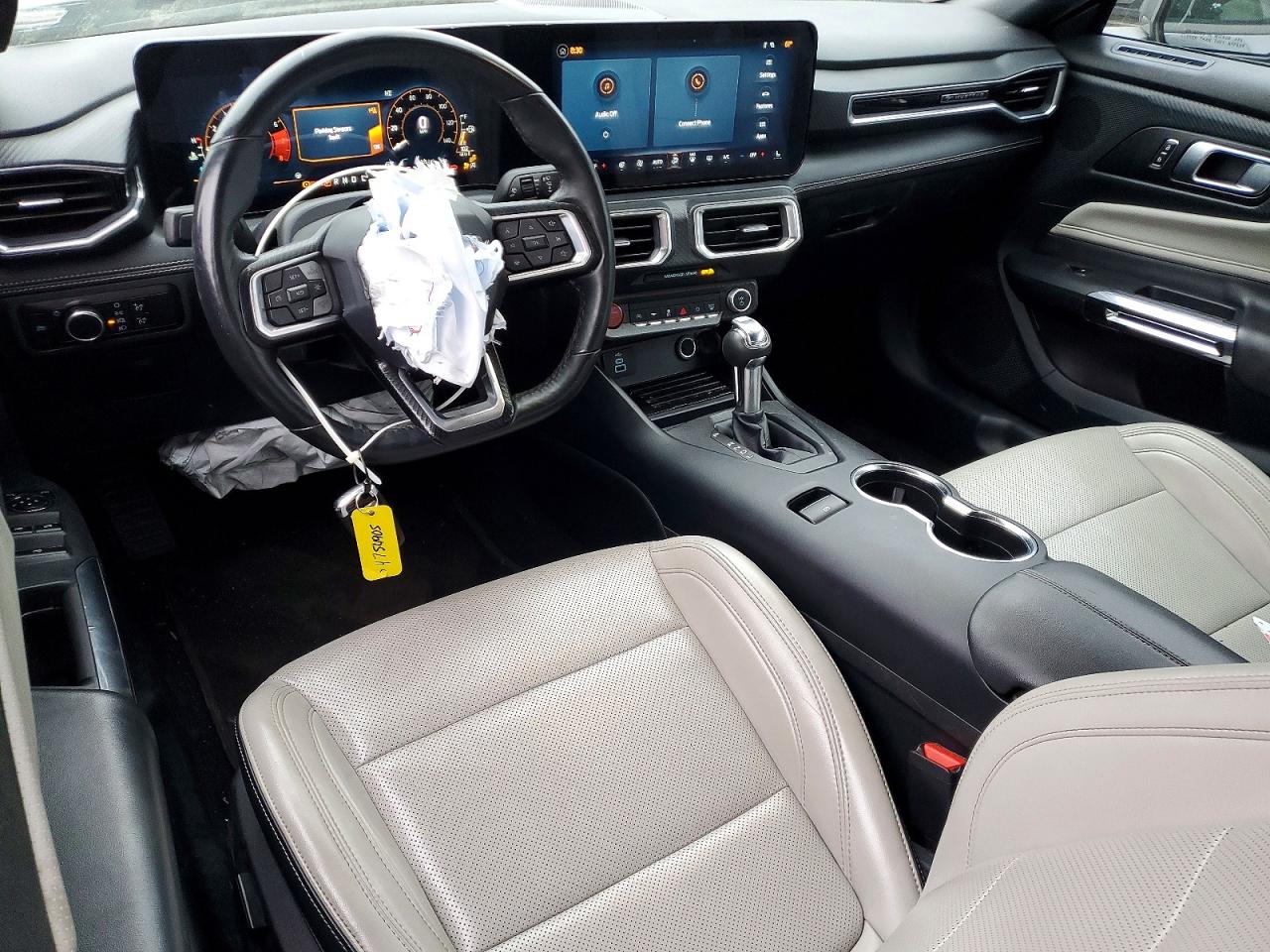 2024 FORD MUSTANG photo 8