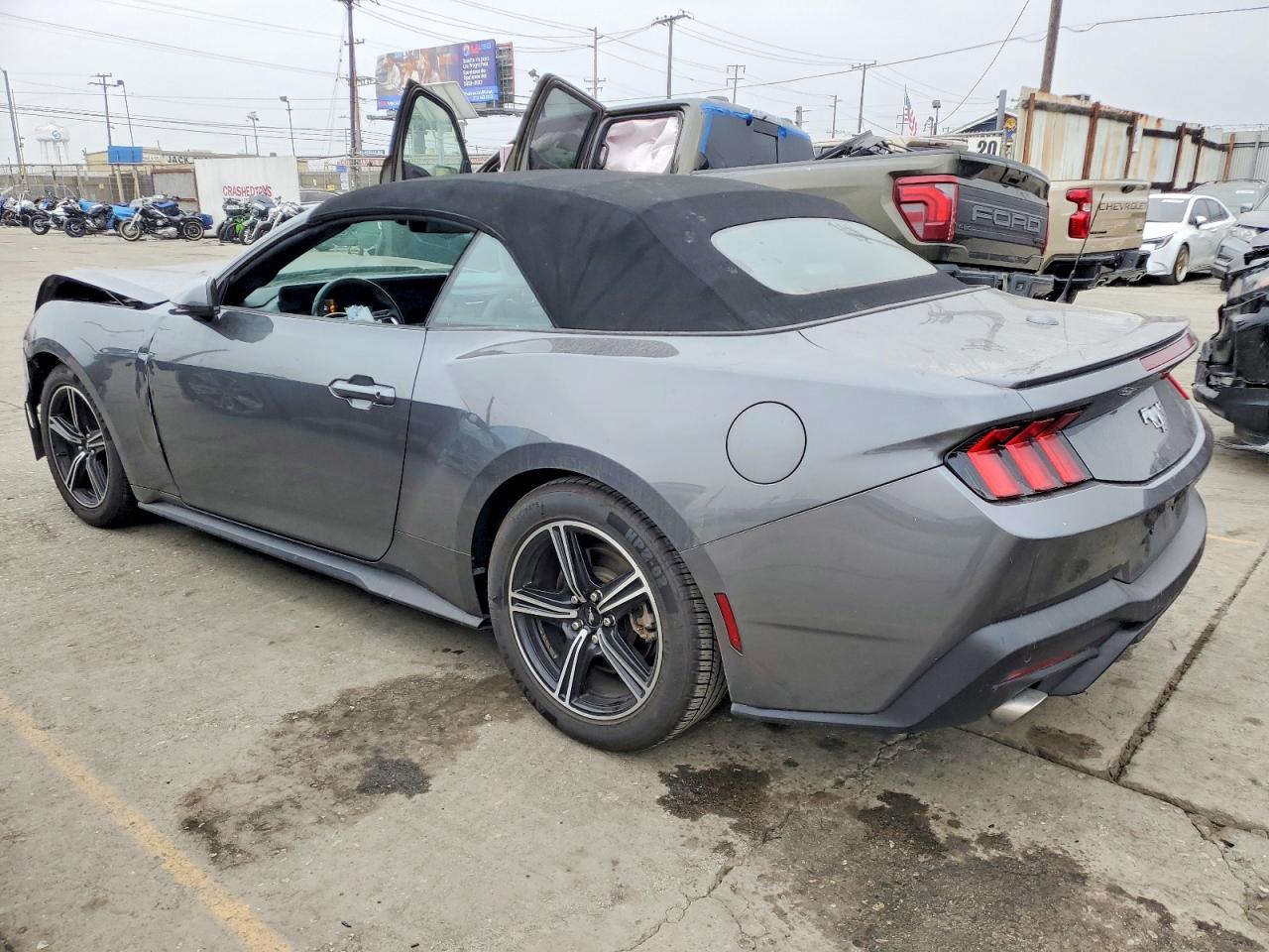 2024 FORD MUSTANG photo 2
