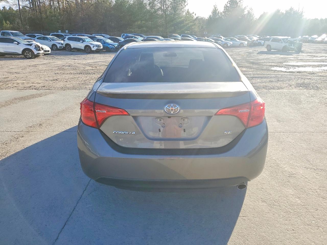 2018 TOYOTA COROLLA L photo 11
