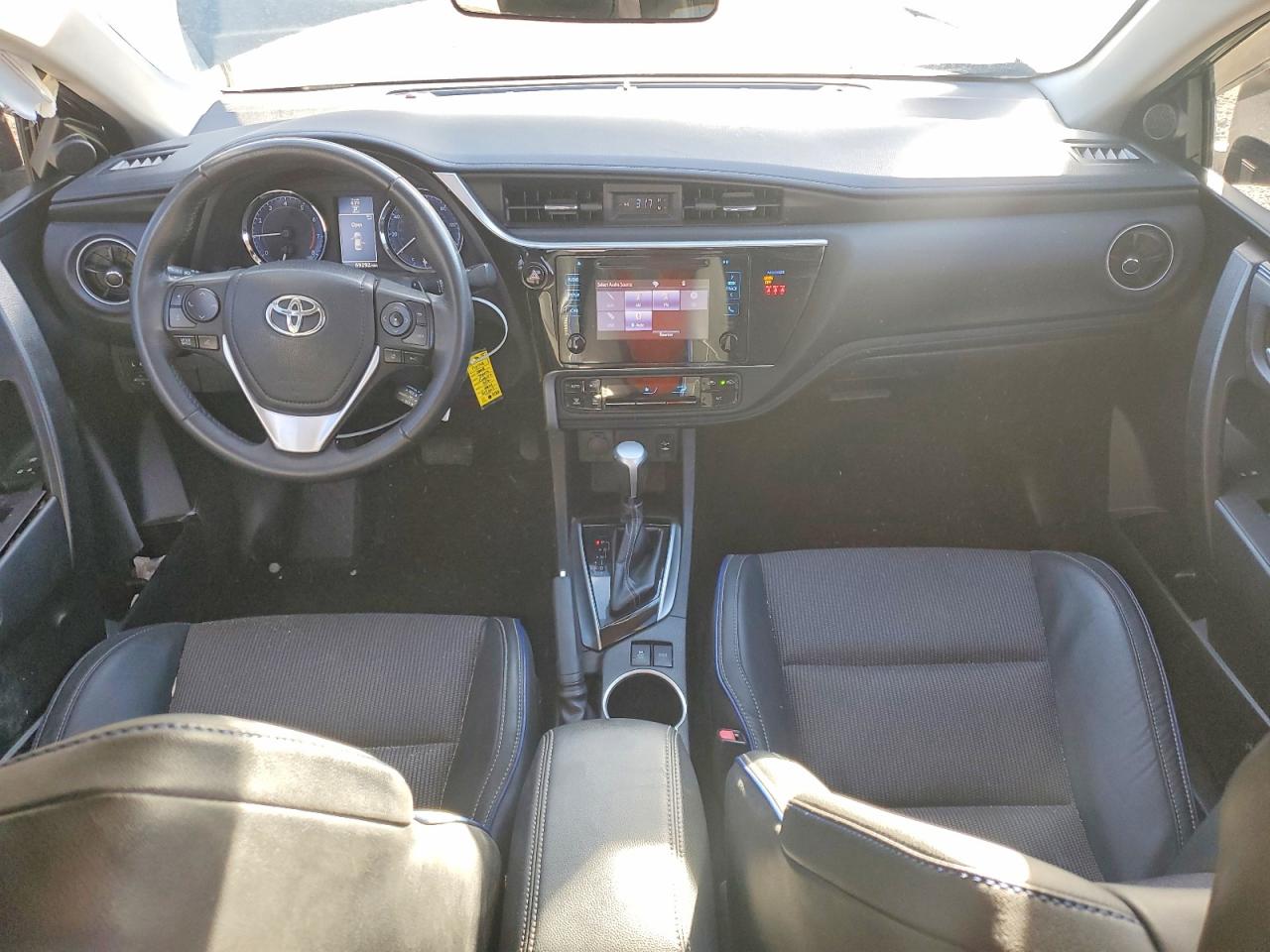 2018 TOYOTA COROLLA L photo 15