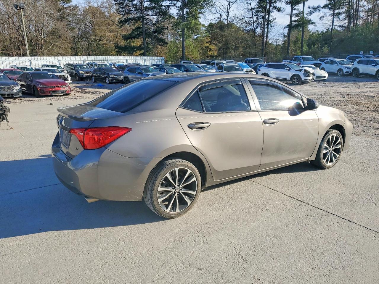 2018 TOYOTA COROLLA L photo 5