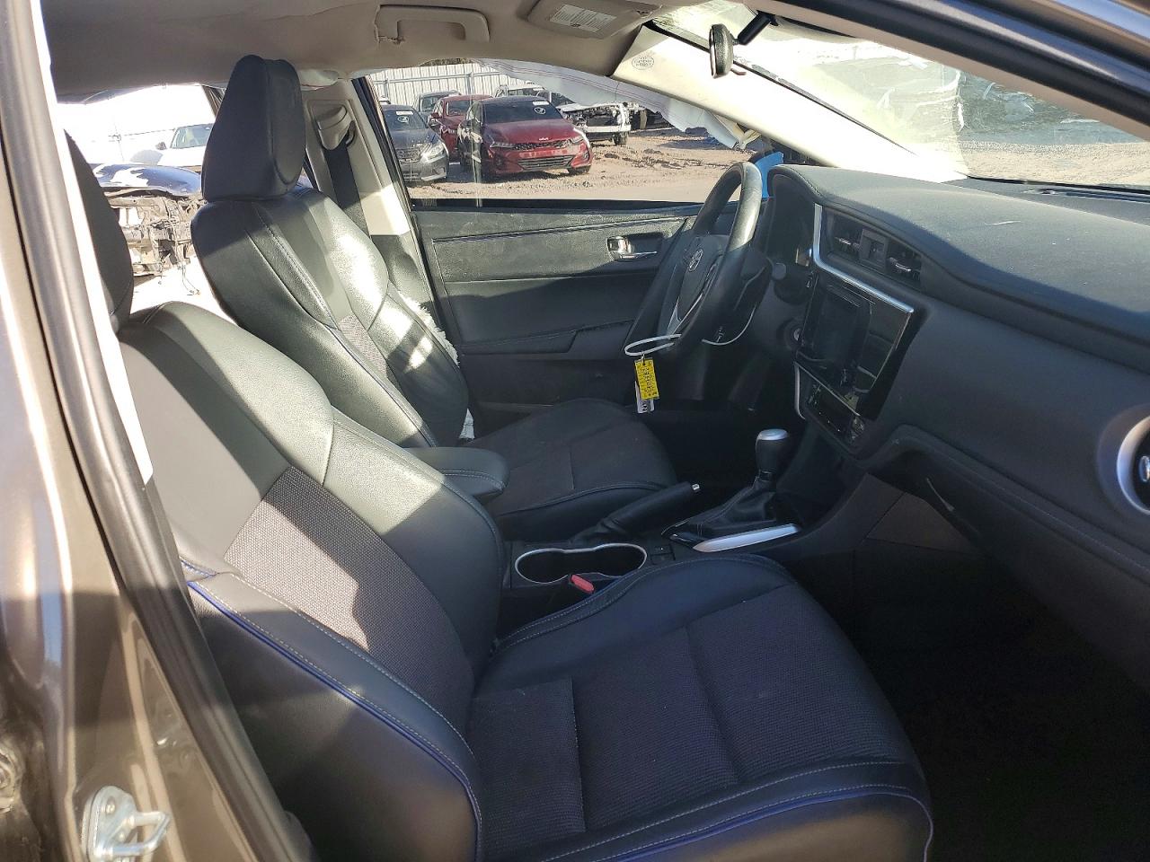 2018 TOYOTA COROLLA L photo 13