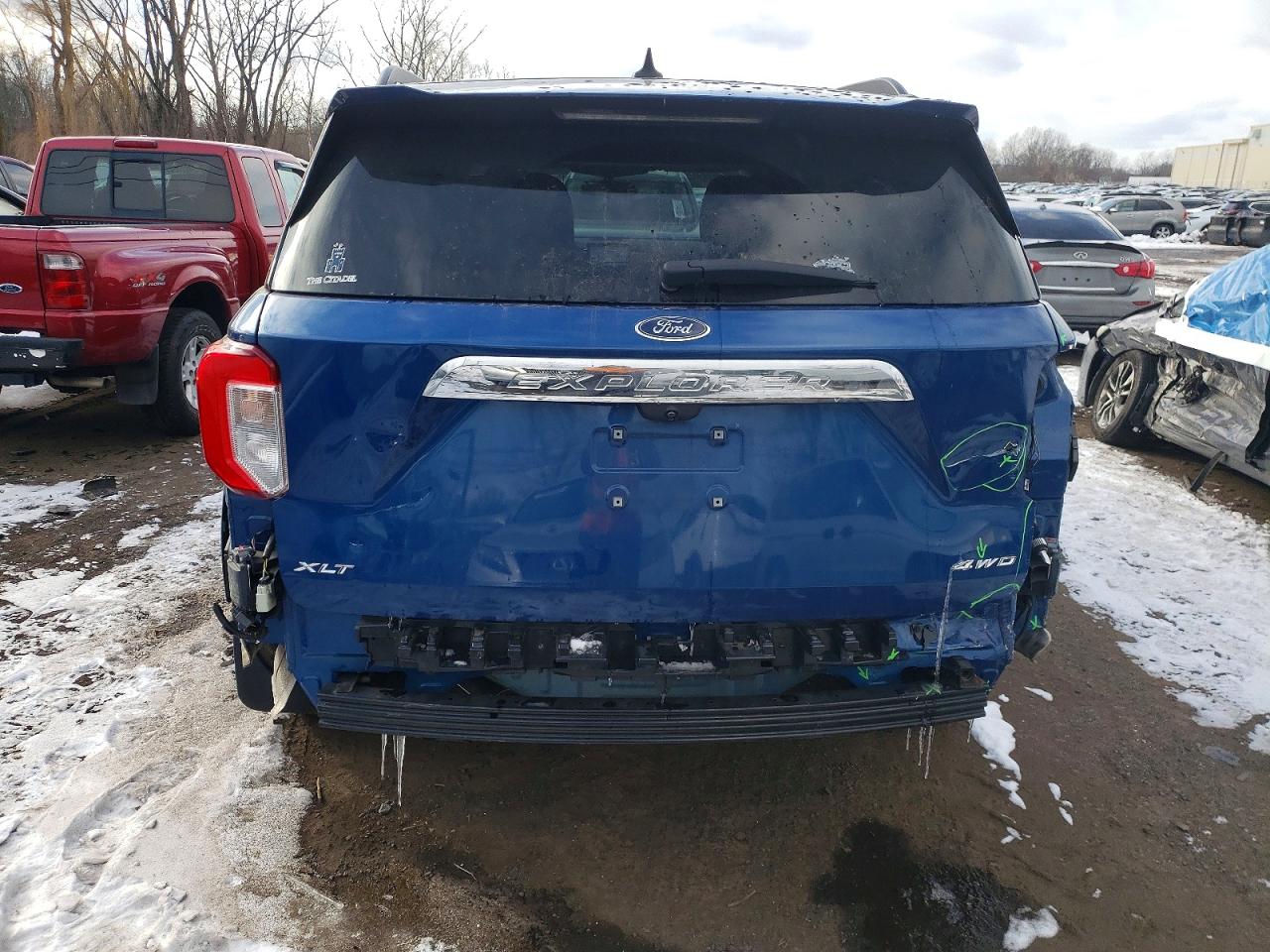 2021 FORD EXPLORER XLT photo 11