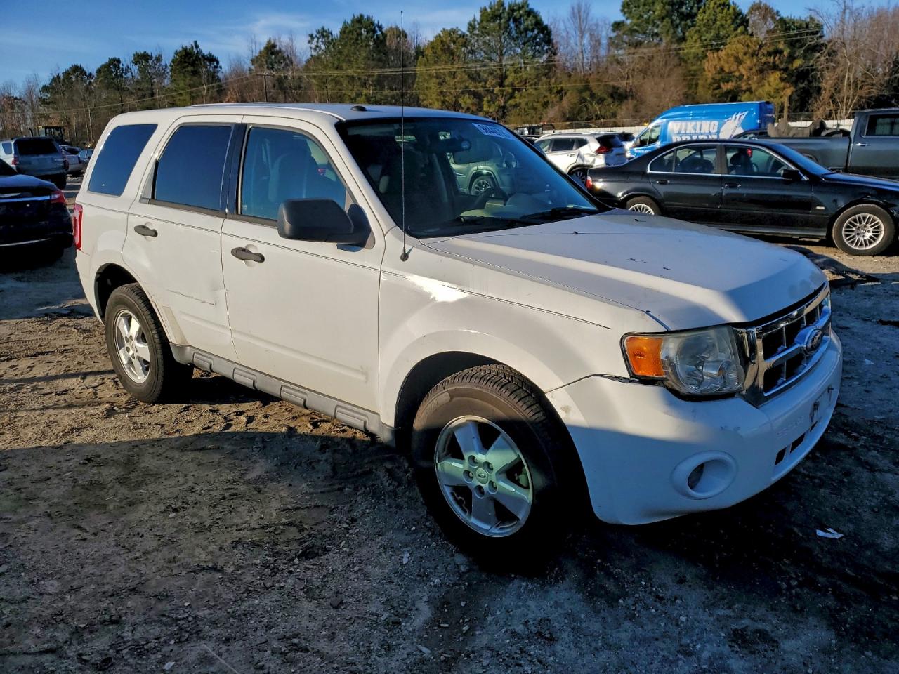2010 FORD ESCAPE XLS photo 4