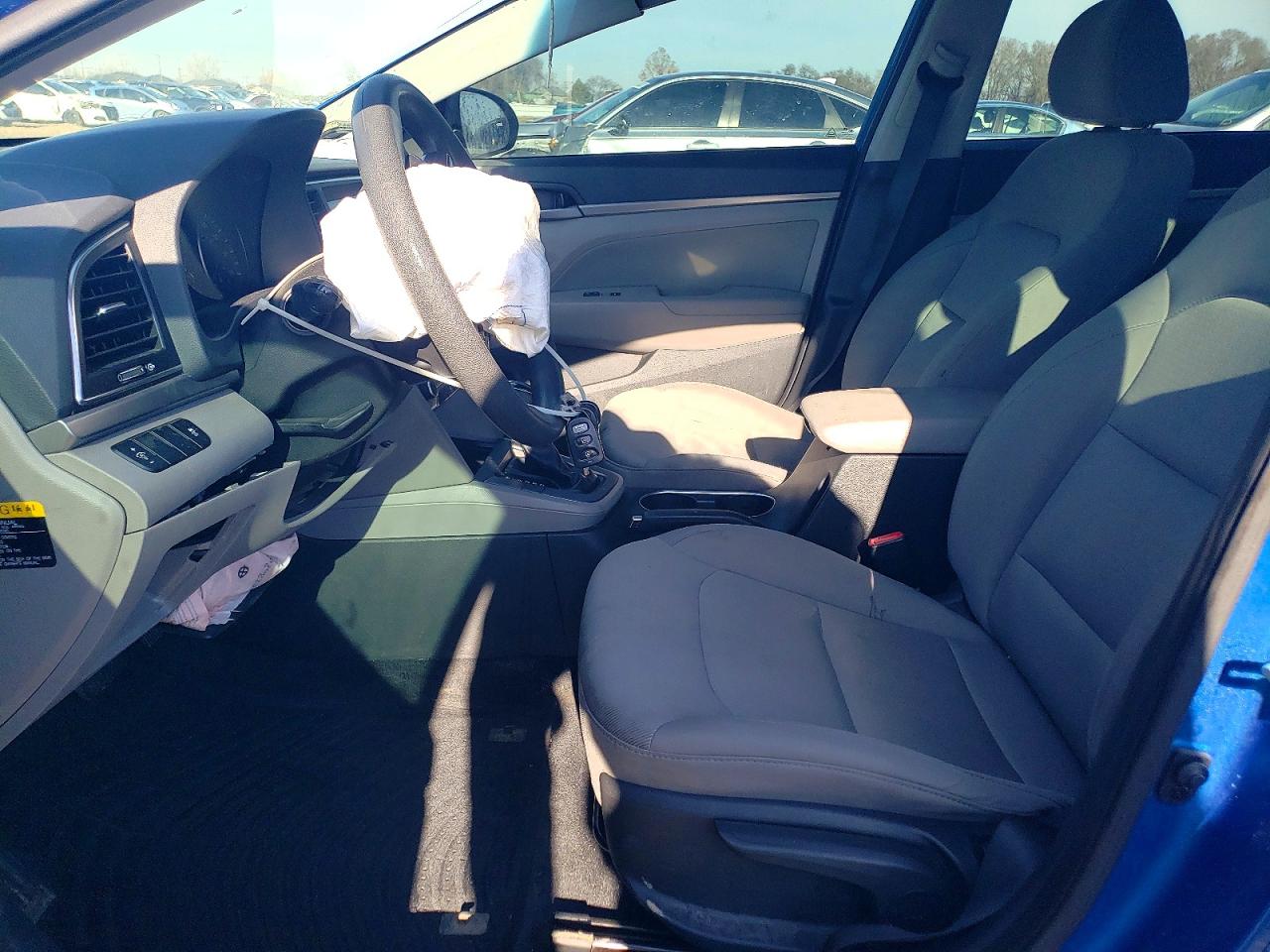 2017 HYUNDAI ELANTRA SE photo 13