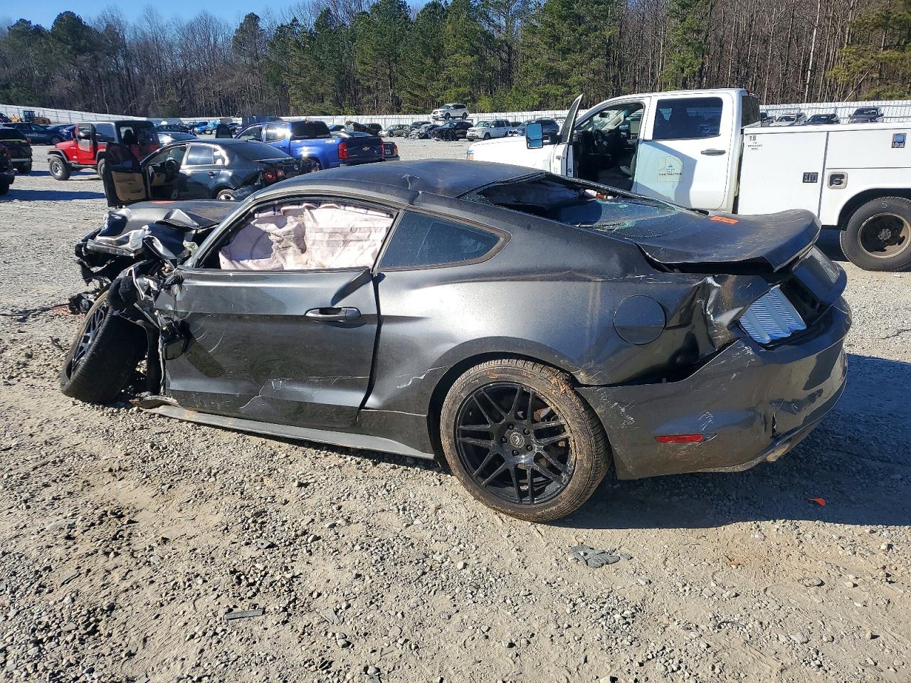 2017 FORD MUSTANG photo 3