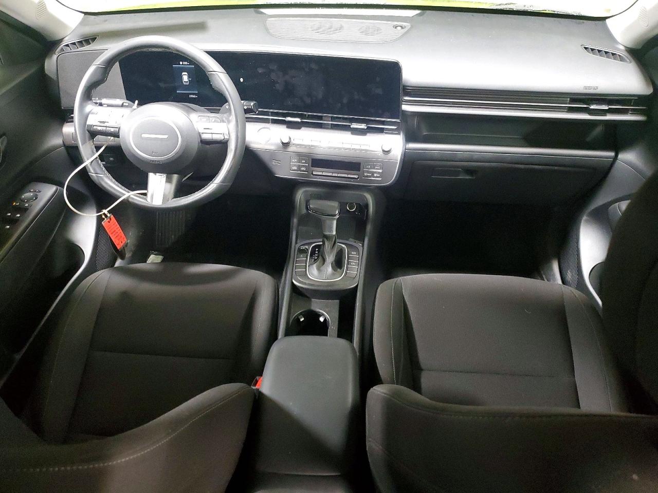 2024 HYUNDAI KONA SEL photo 8