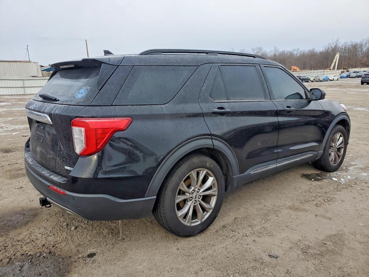 2020 FORD EXPLORER XLT photo 3