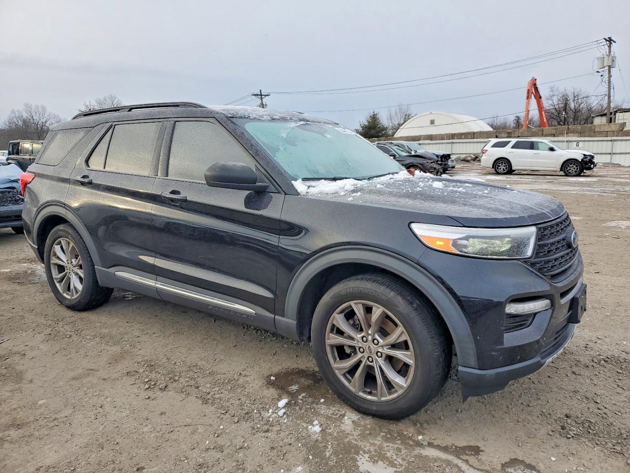 2020 FORD EXPLORER XLT photo 4