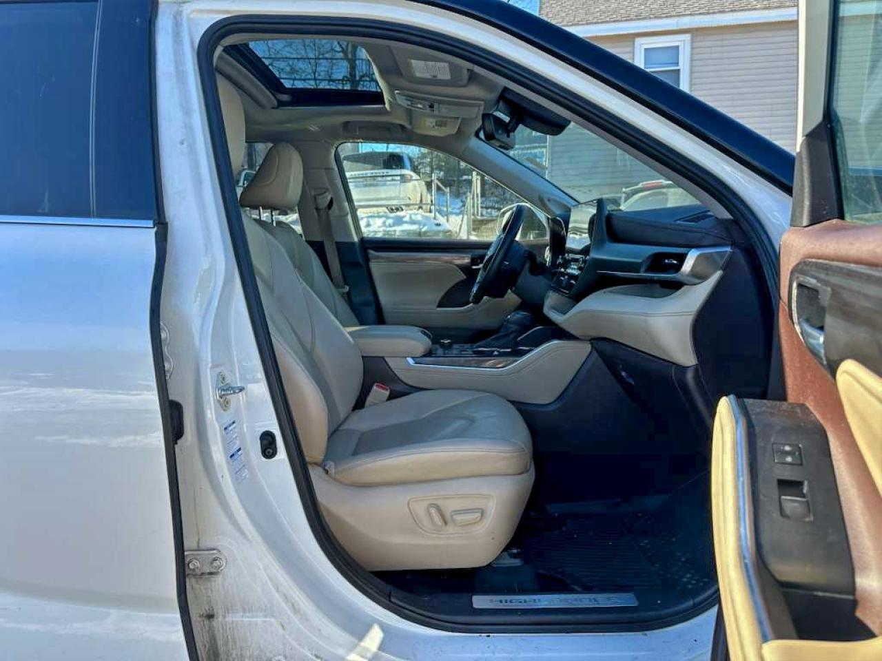 2021 TOYOTA HIGHLANDER LIMITED photo 7