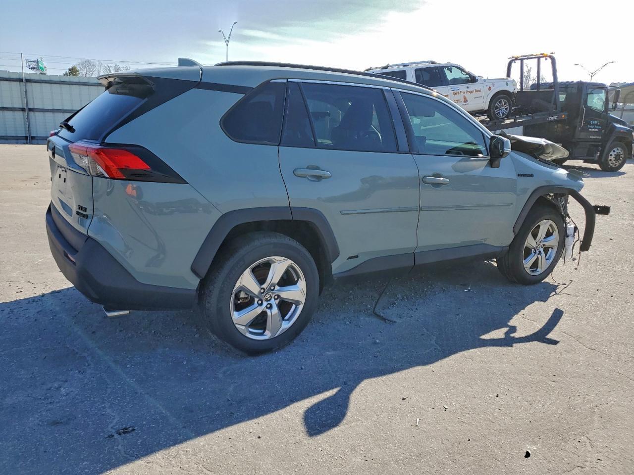 2021 TOYOTA RAV4 XLE PREMIUM photo 3