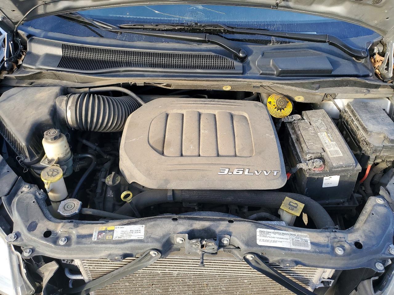 2015 CHRYSLER TOWN & COUNTRY TOURING photo 12