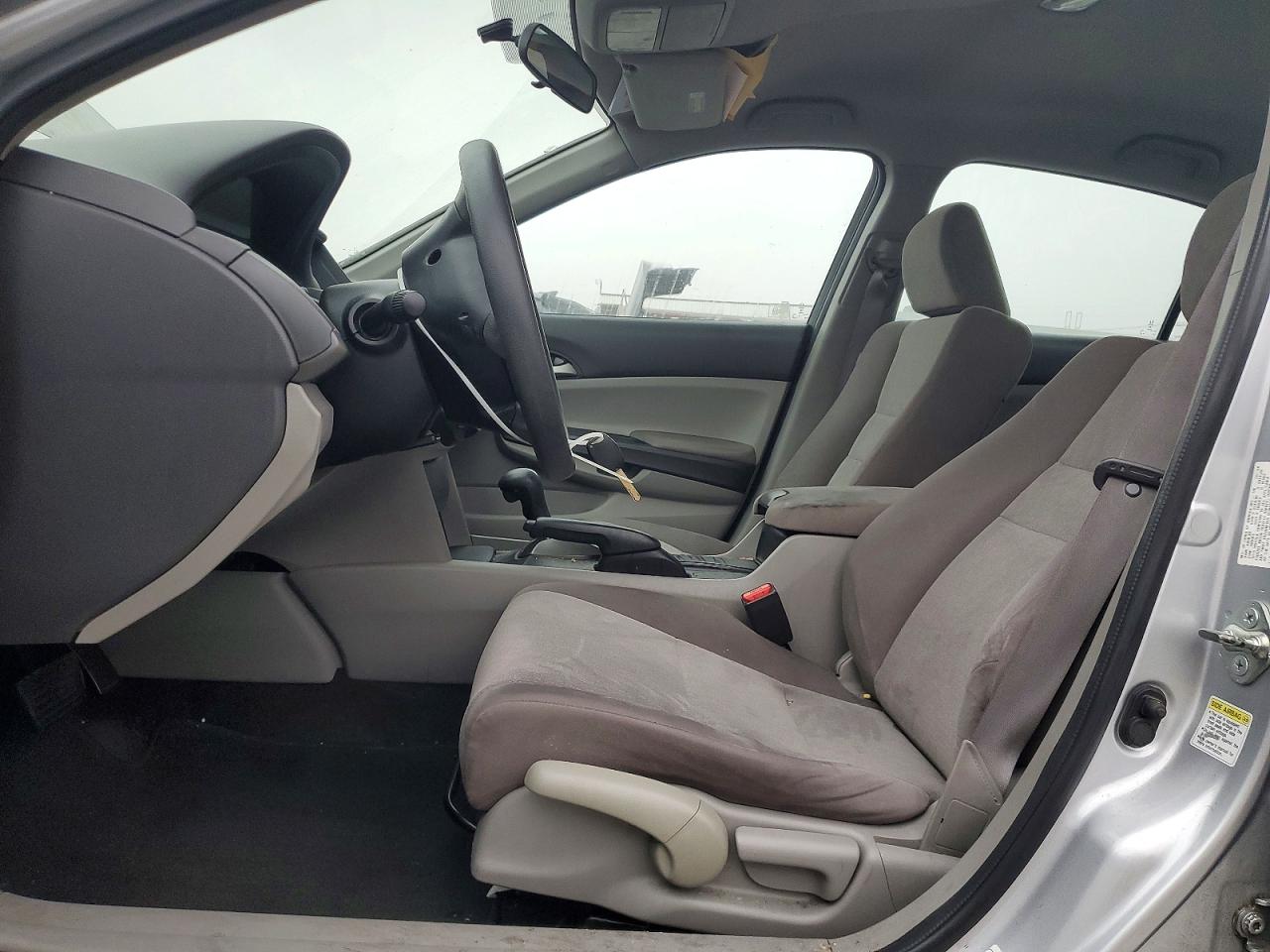 2010 HONDA ACCORD LX photo 19