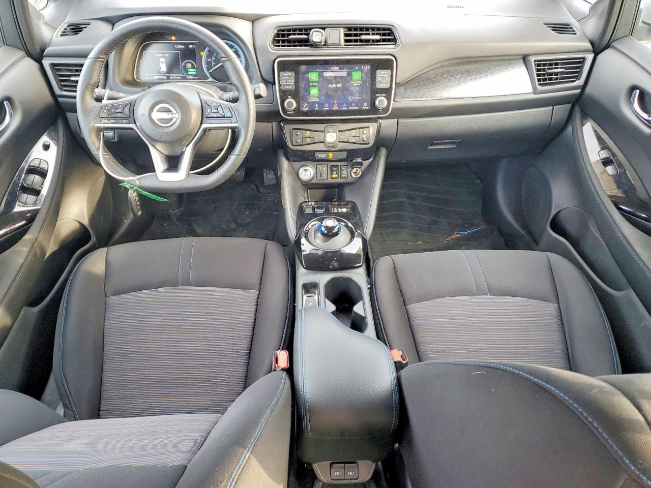 2025 NISSAN LEAF SV PLUS photo 8