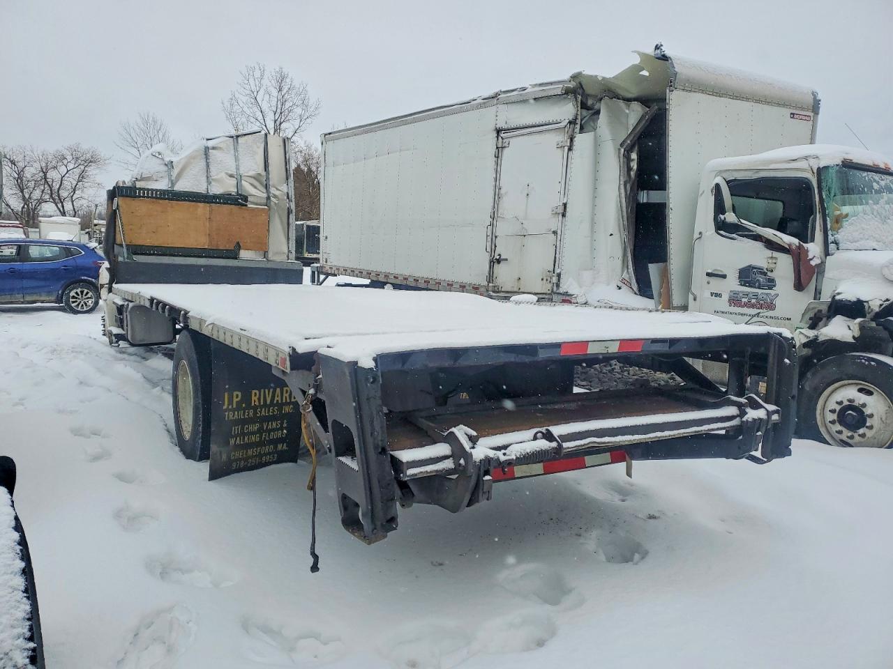 2014 HINO 268 FLATBED TRUCK photo 3