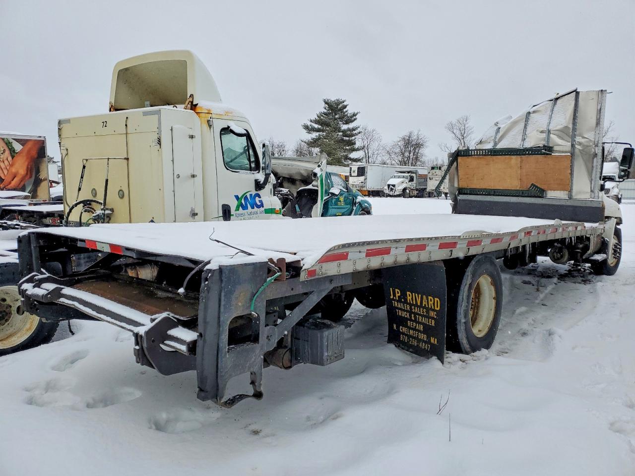 2014 HINO 268 FLATBED TRUCK photo 9