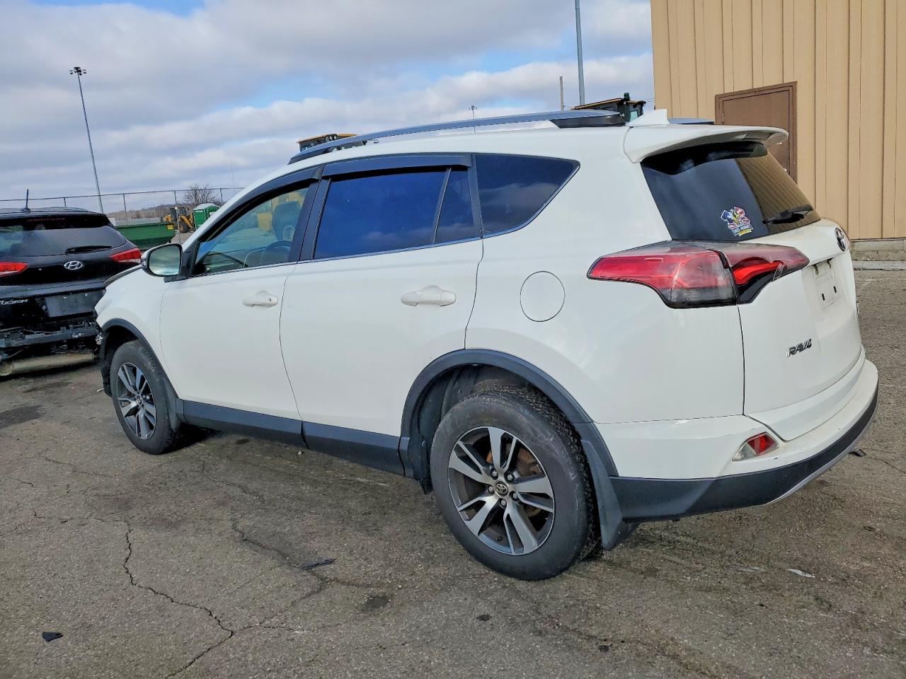 2018 TOYOTA RAV4 ADVENTURE photo 2