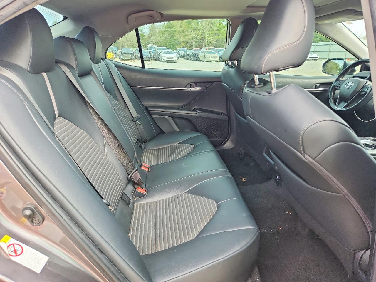 2019 TOYOTA CAMRY L photo 10