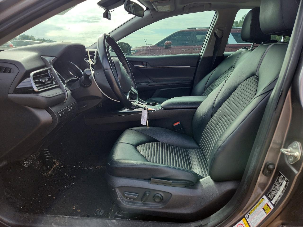 2019 TOYOTA CAMRY L photo 7