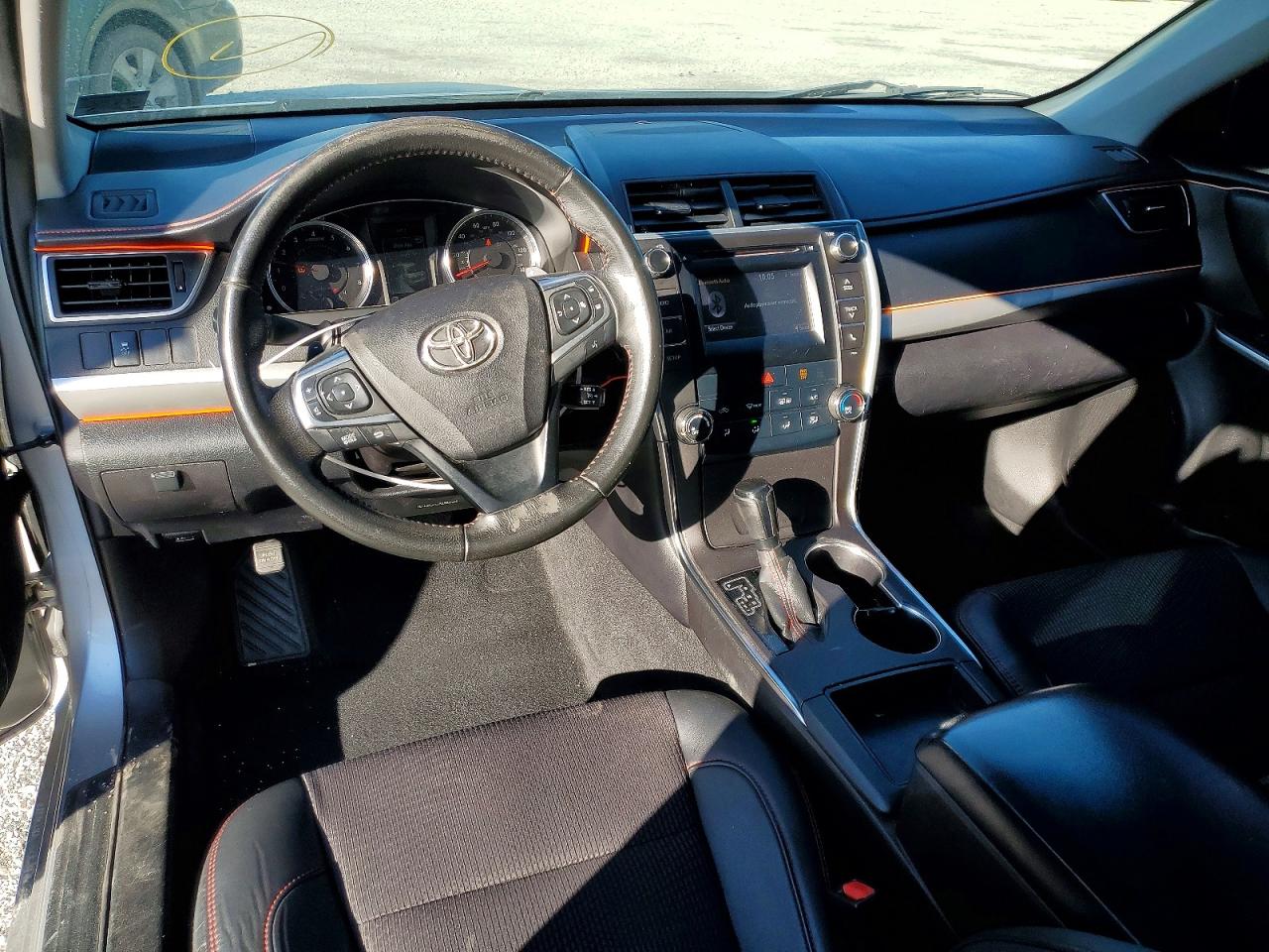 2016 TOYOTA CAMRY photo 8