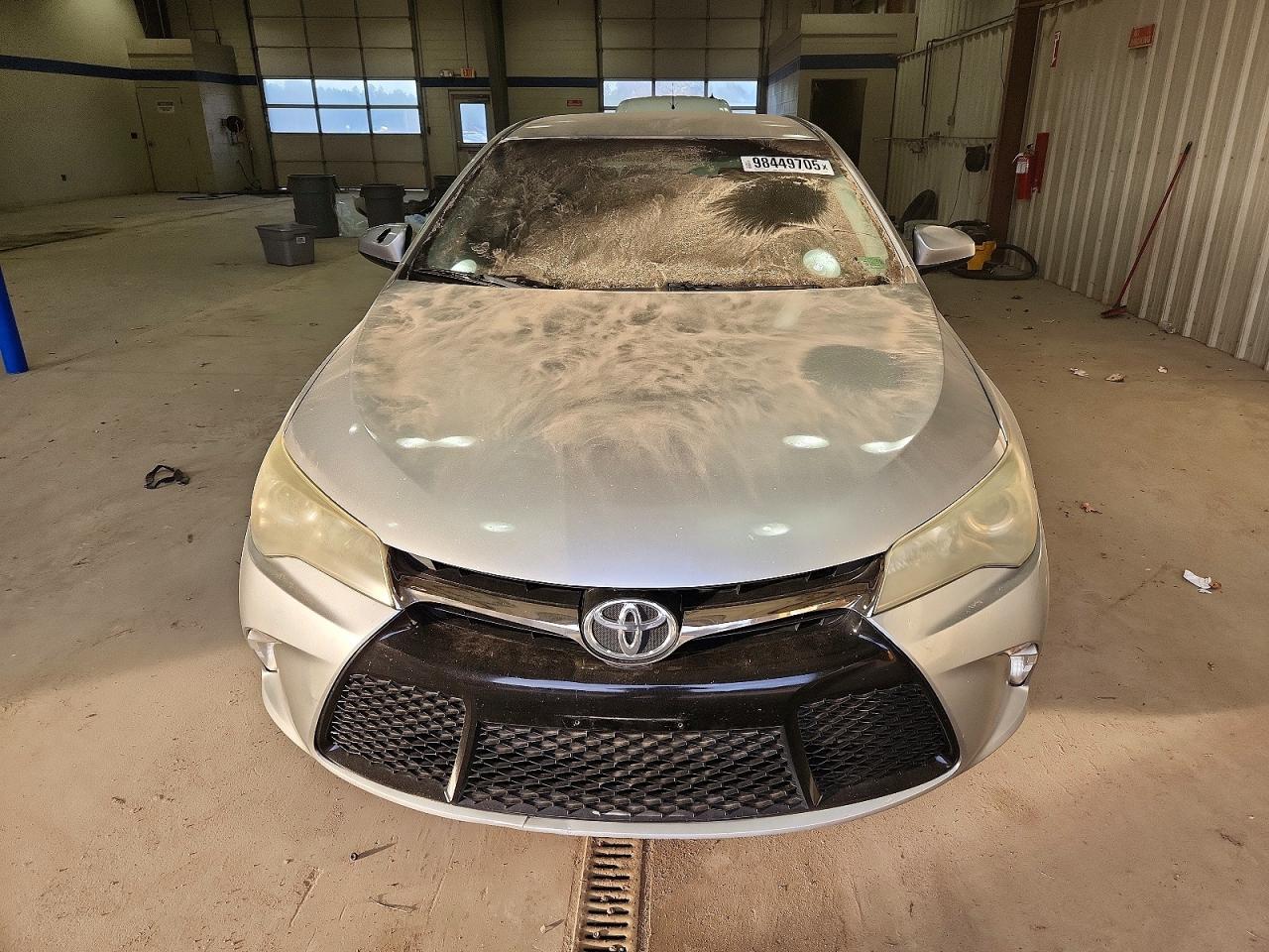 2016 TOYOTA CAMRY photo 5