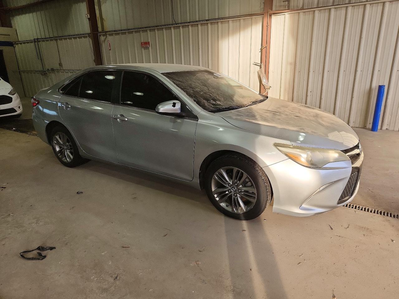 2016 TOYOTA CAMRY photo 4