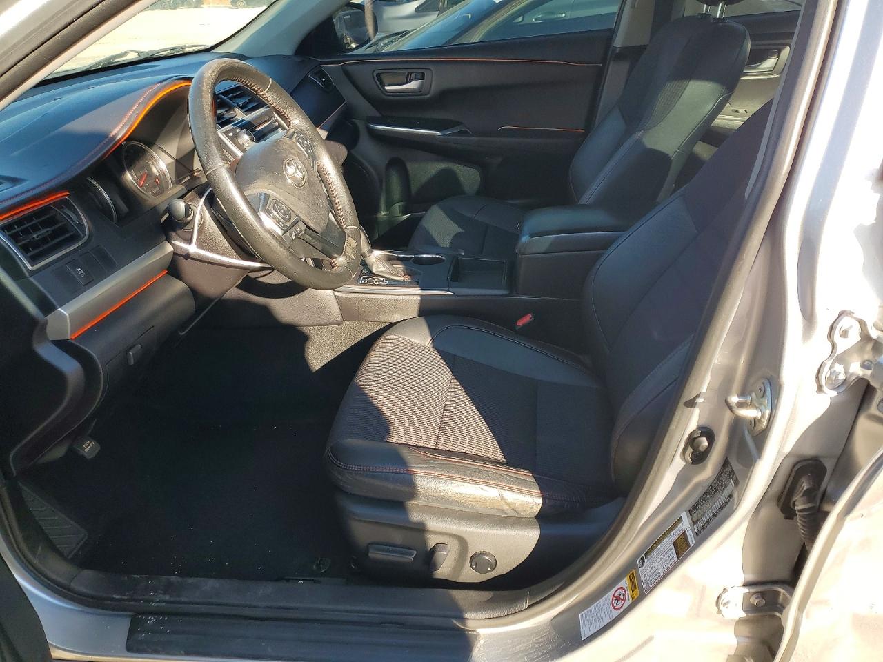 2016 TOYOTA CAMRY photo 7