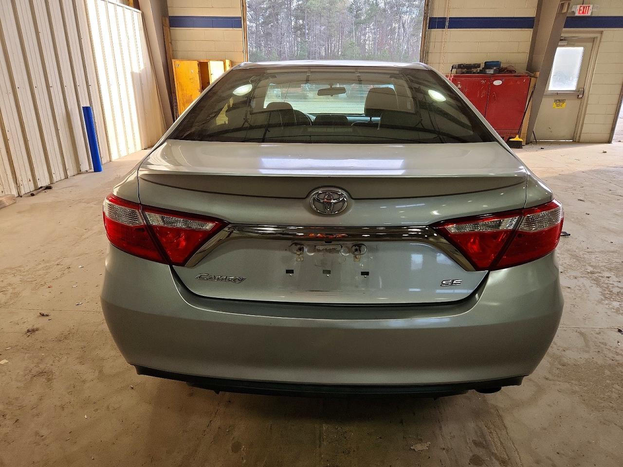2016 TOYOTA CAMRY photo 6