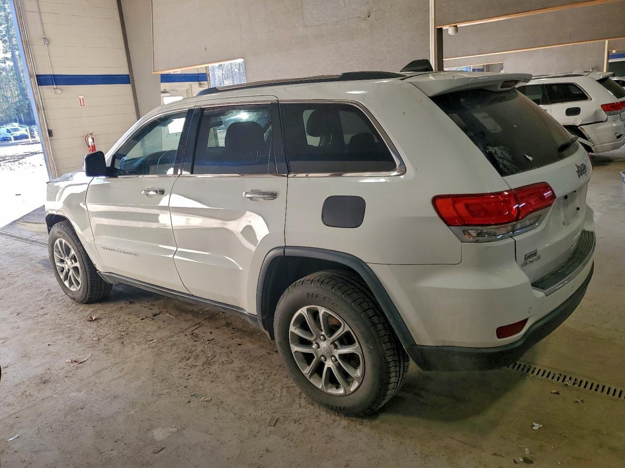 2015 JEEP GRAND CHEROKEE LIMITED photo 2