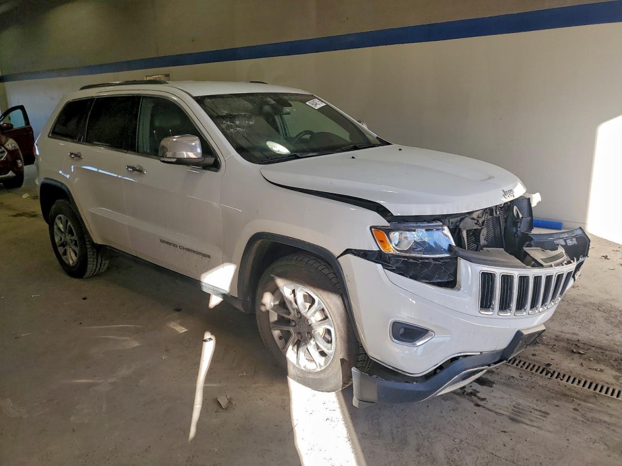 2015 JEEP GRAND CHEROKEE LIMITED photo 4