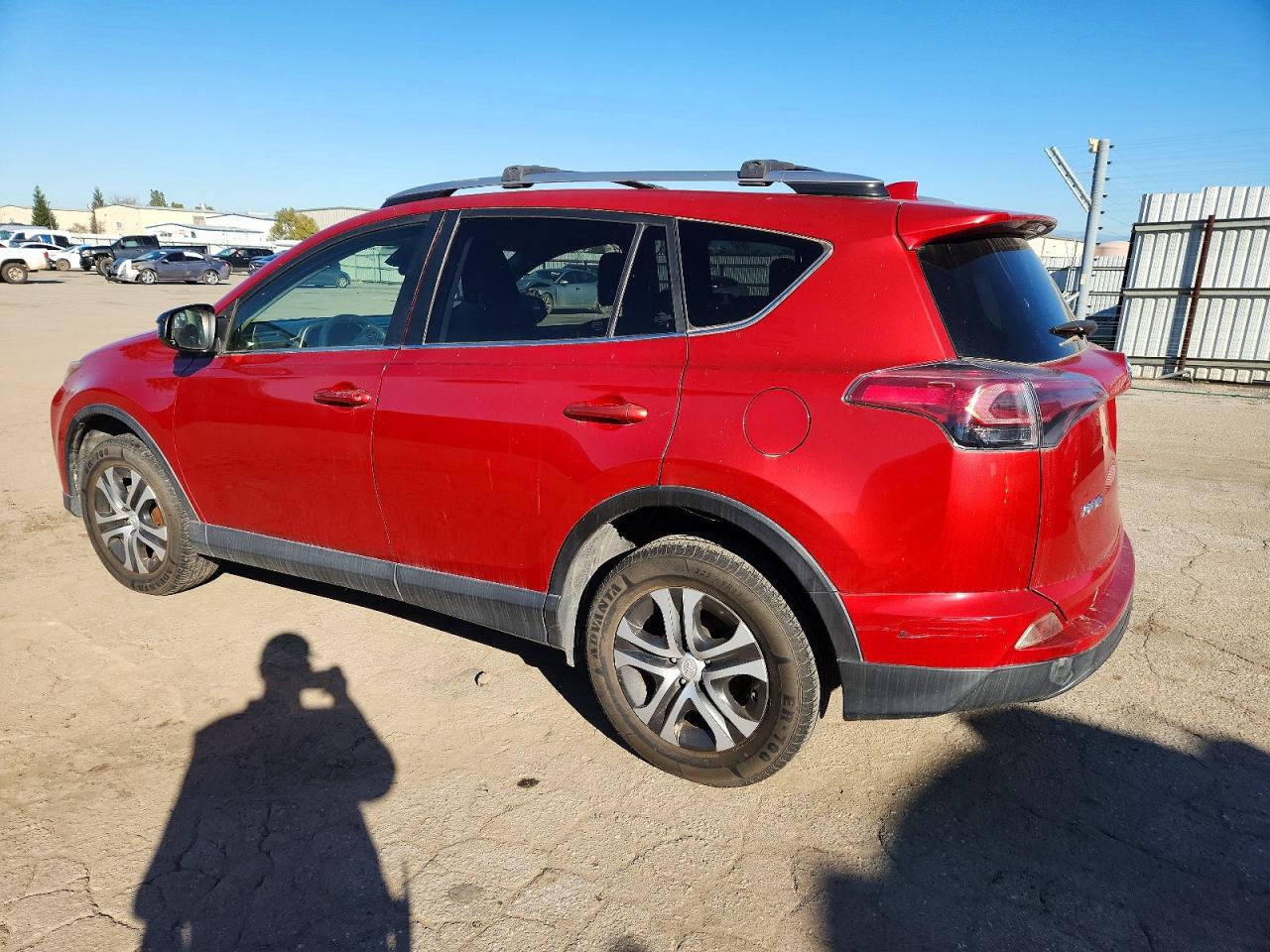 2017 TOYOTA RAV4 LE photo 4