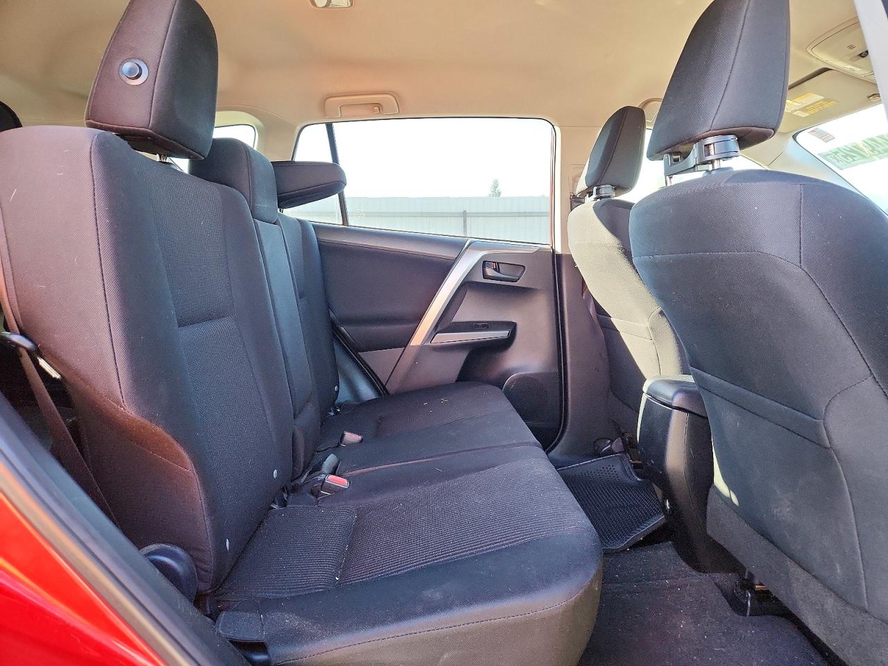 2017 TOYOTA RAV4 LE photo 28