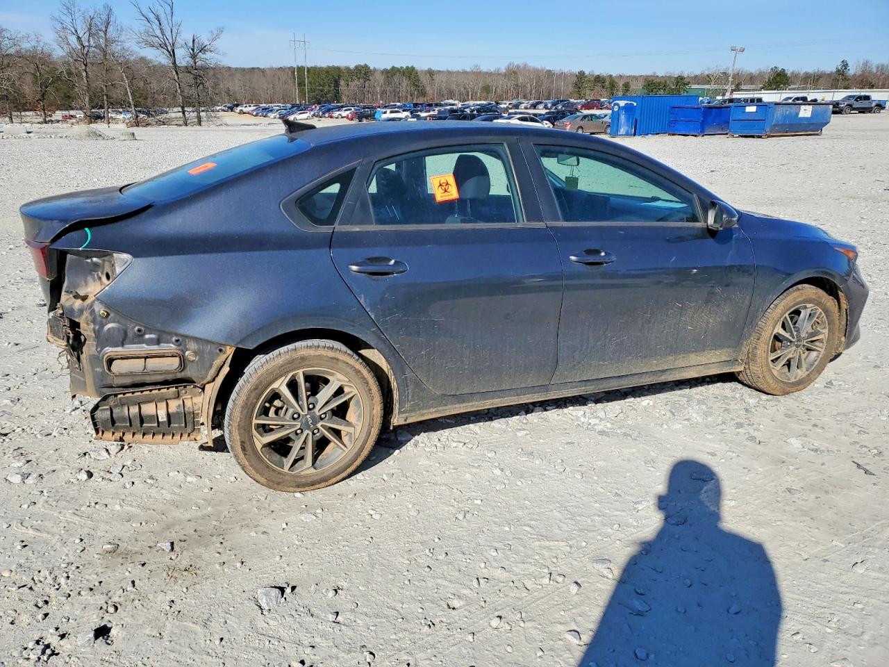 2023 KIA FORTE LX photo 3