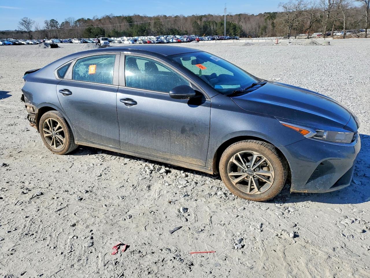 2023 KIA FORTE LX photo 4