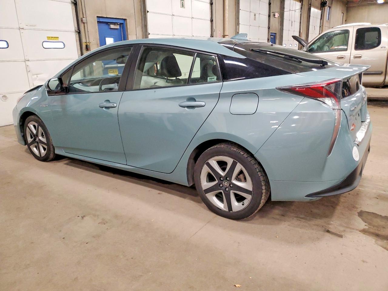 2016 TOYOTA PRIUS photo 2