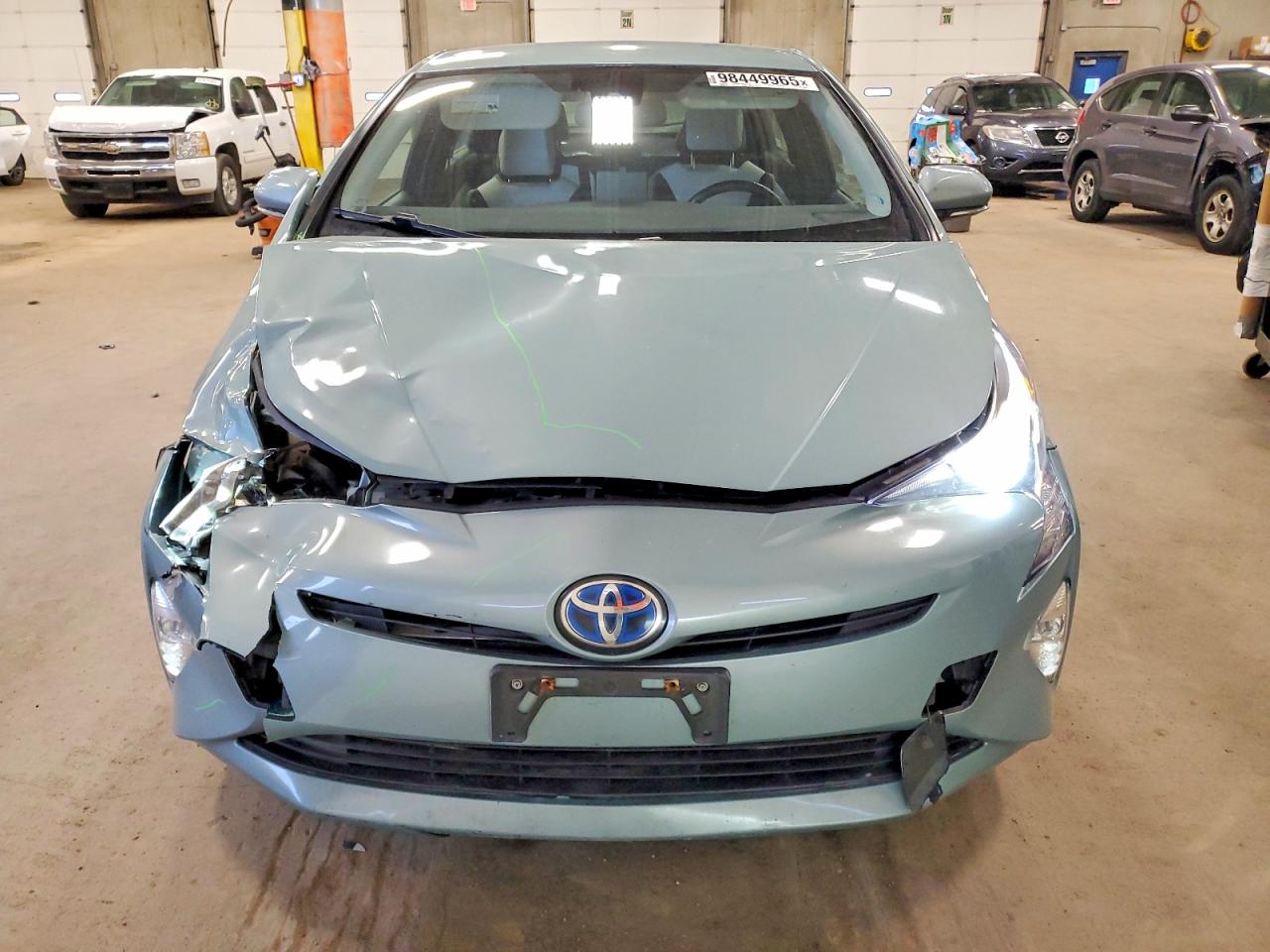 2016 TOYOTA PRIUS photo 5