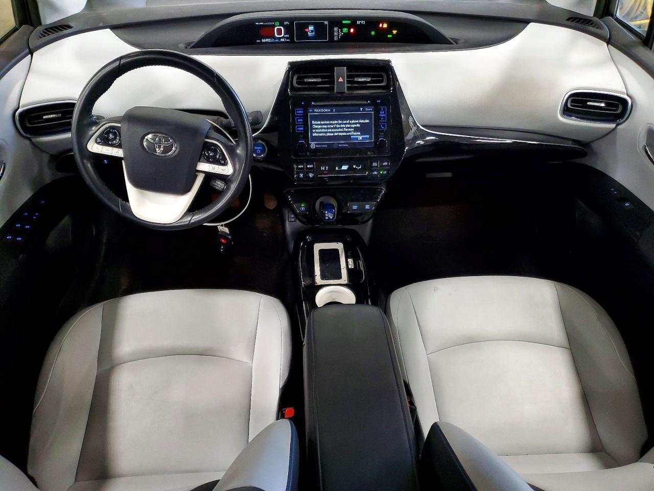 2016 TOYOTA PRIUS photo 8