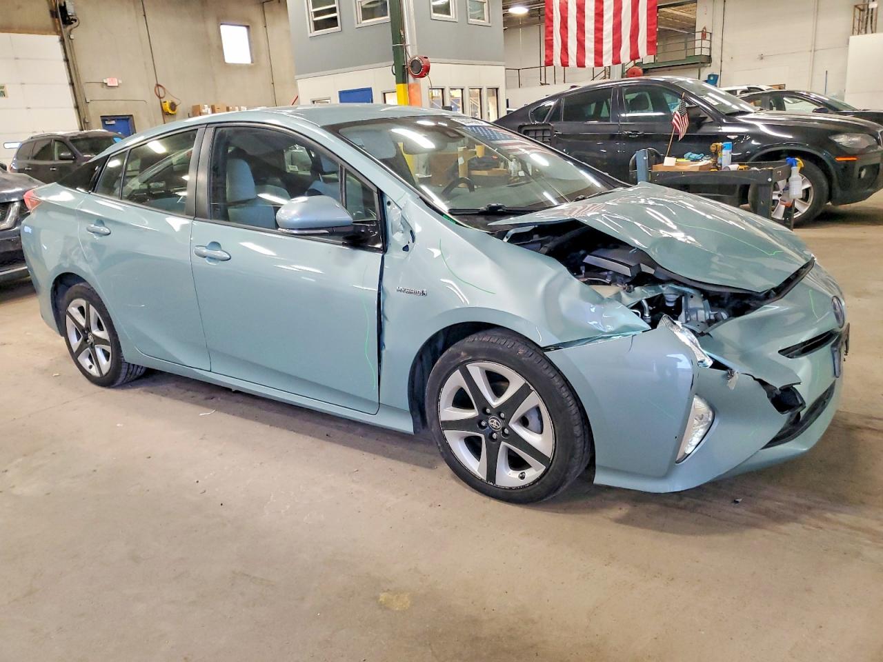 2016 TOYOTA PRIUS photo 4