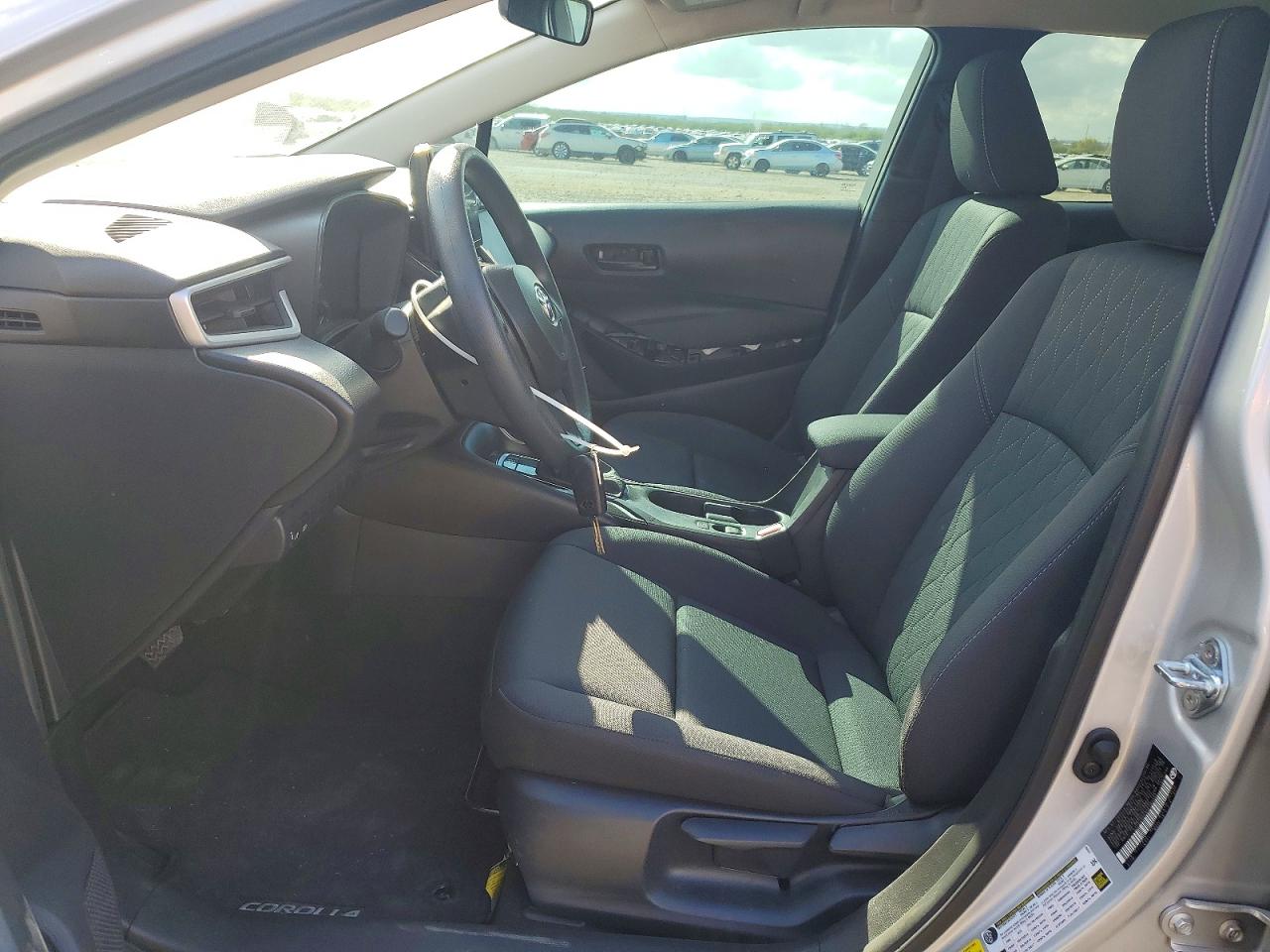 2025 TOYOTA COROLLA LE photo 19